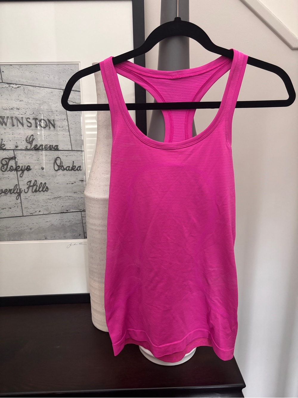 Lululemon Swiftly Tech Racerback Tank Top 2.0
Hip Length - size 4